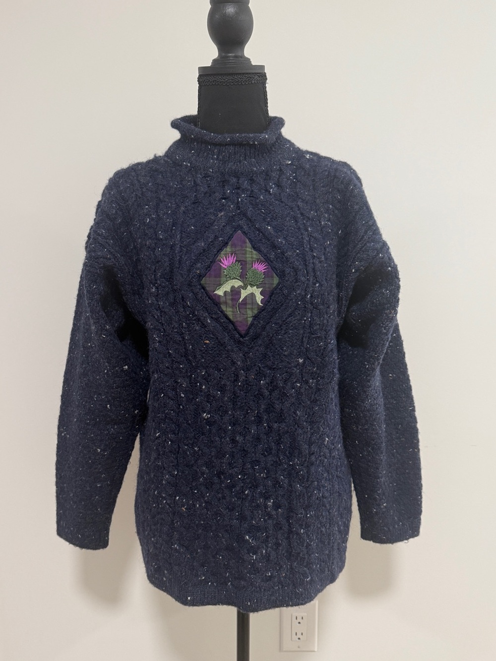 Scottish Pure New Wool Sweater Scotland Made Embroidered Thistle S/M/L Unisex